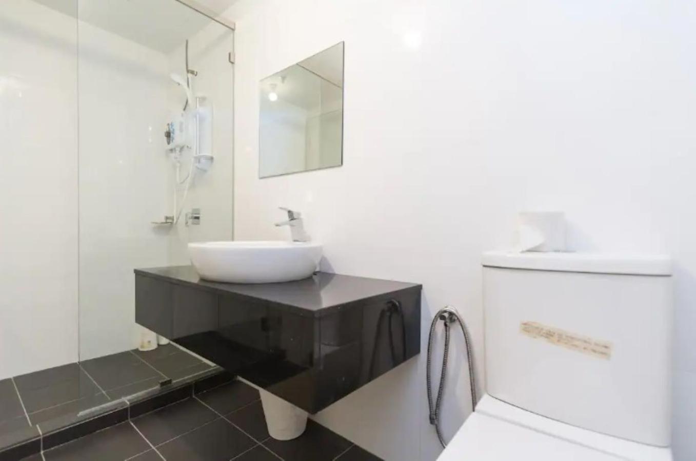 Maritime Suite Holiday Rental II George Town Eksteriør billede